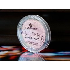 Glitter in the air - strobing blush and highlighter powder