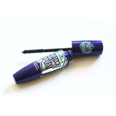 Instant Volume Boost Mascara smudge-proof & waterproof