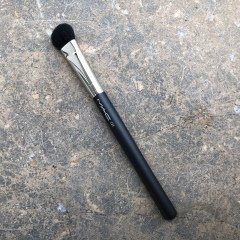 #227 Large Fluff Brush von M·A·C