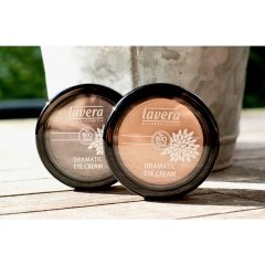 Dramatic Eye Cream von Lavera