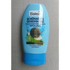 Schönheitsgeheimnisse - Feuchtigkeitsspendende Spülung Cocos-Wasser