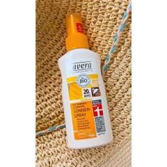 Sun Sensitiv - Bio-Sonnenblumenöl Sonnenspray LSF 20 von Lavera