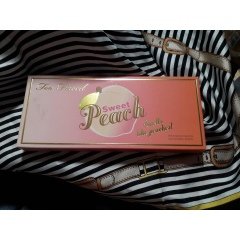 Sweet Peach Eyeshadow Palette