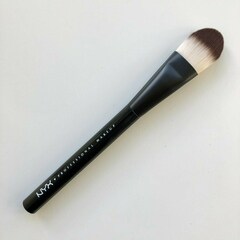 07 Pro Brush Flat Foundation