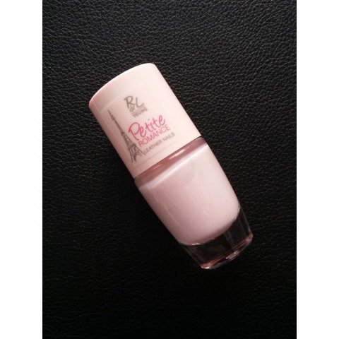 Petite Romance - Leather Nails von RdeL Young