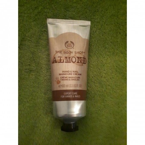Almond - Hand & Nail Manicure Cream von The Body Shop