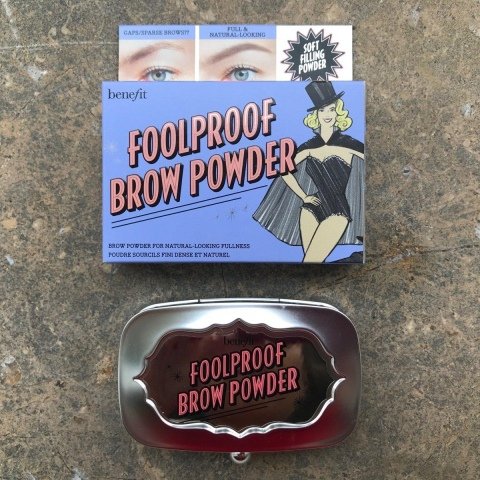 Foolproof Brow Powder von Benefit