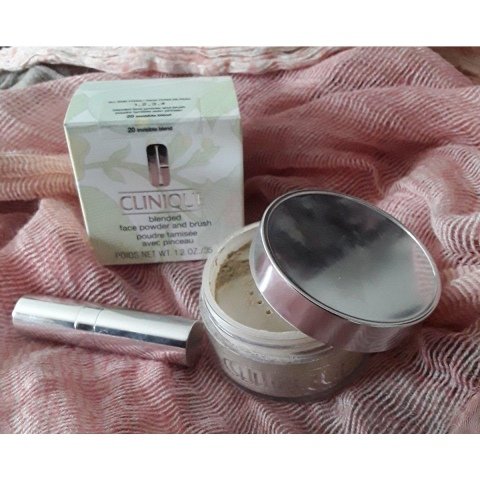 Blended Face Powder and Brush von Clinique