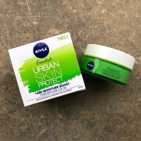 Essentials - Urban Skin Protect - +48h Moisture Boost - Tagespflege LSF 20 von Nivea