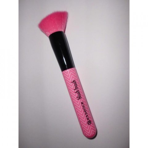 Make Me Pretty - Blush Brush von essence