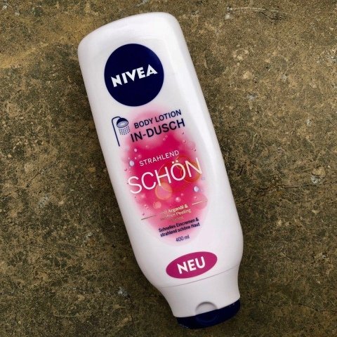 In-Dusch Body Lotion - Strahlend schön - mit Arganöl & sanften Peeling Perlen von Nivea