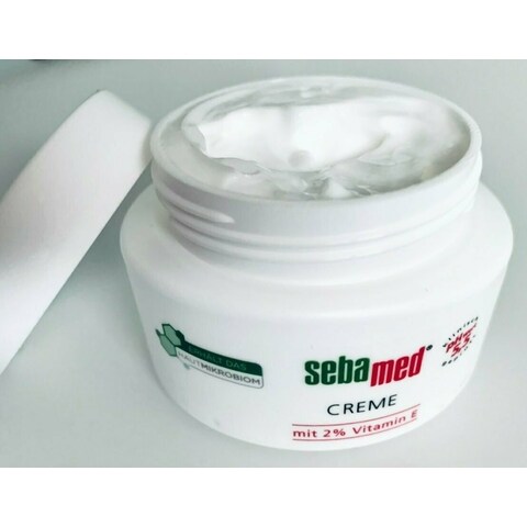 Creme mit 2% Vitamin E von Sebamed