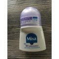 Deodorant für empfindliche Haut 0% Aluminiumsalze Roll-on von Mixa